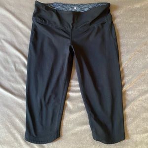 Black Tangerine Capri Leggings